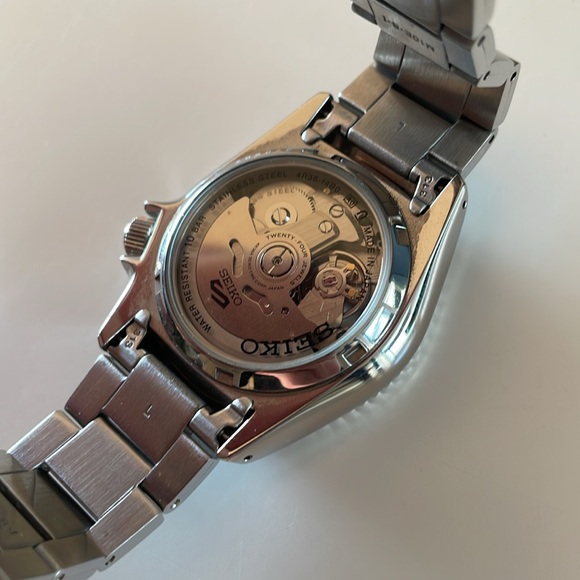 Seiko 5 Sports SRPK31 - Picture 4 of 9